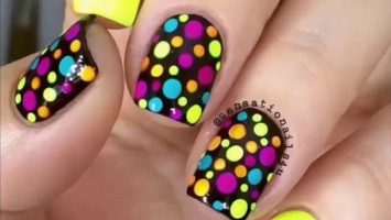 polka dot simple nail art designs
