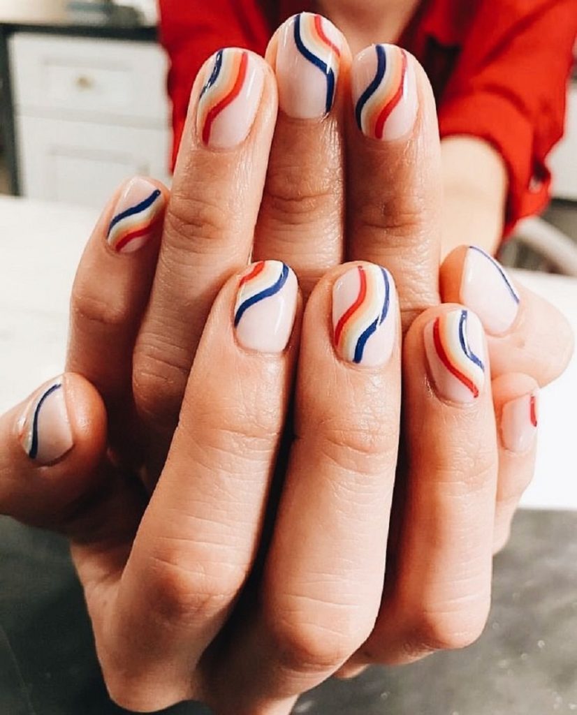 Simple Curvy Stripes Nail Design ideas