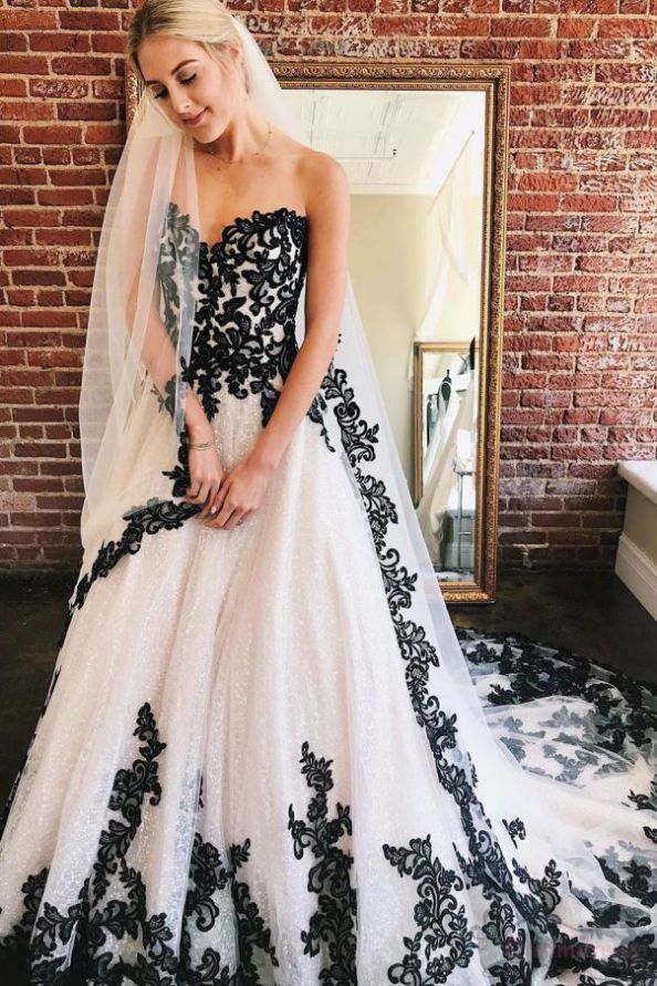 Tulle Lace Appliques Ball Gown White Black